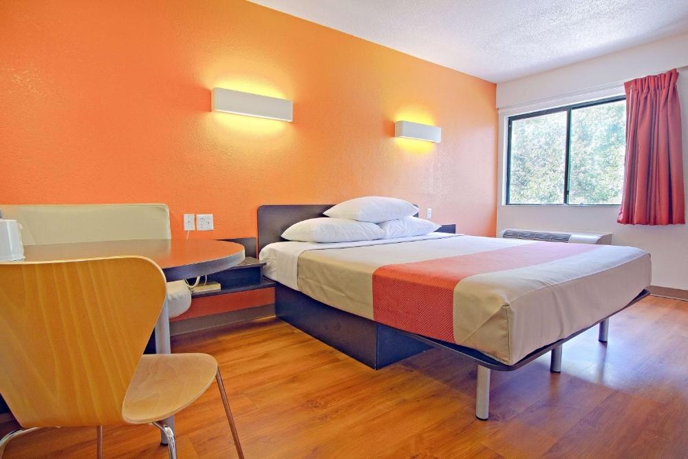 Motel 6-East Brunswick, NJ